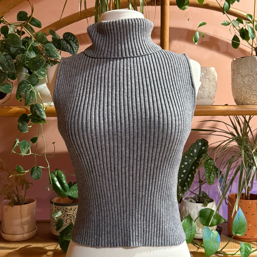 Gray Ribbed Turtleneck Sleeveless Ribbed Sweater By Pants Store